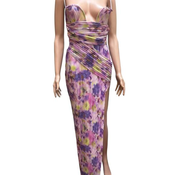 PRETTY LITTLE THINGS PURPLE FLORAL PRINTED PLISSE WIRED PLUNGE MAXI DRESS. SZ-6 - Picture 1 of 6